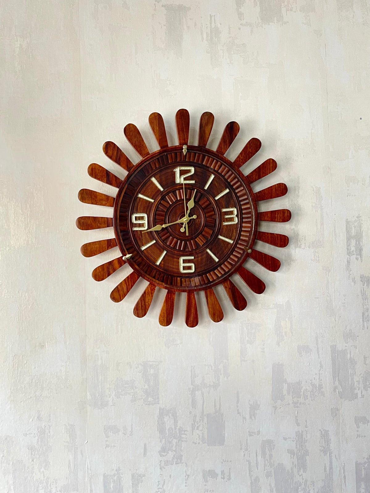 Traditional Wooden Ship Wheel Clock